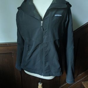 Women's Patagonia guide black hooded jacket